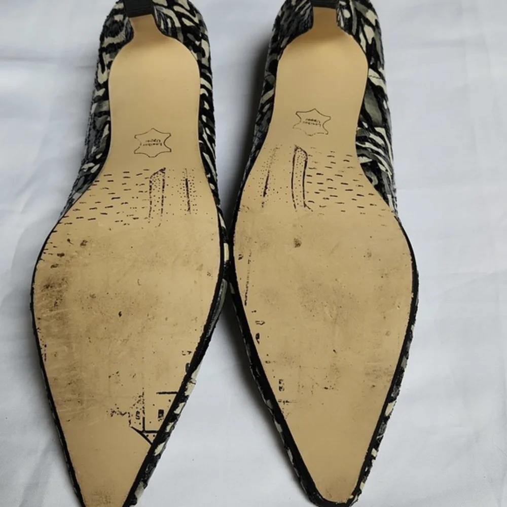 Bella‎ Vita Black and Cream Patterned Heels, size 8W